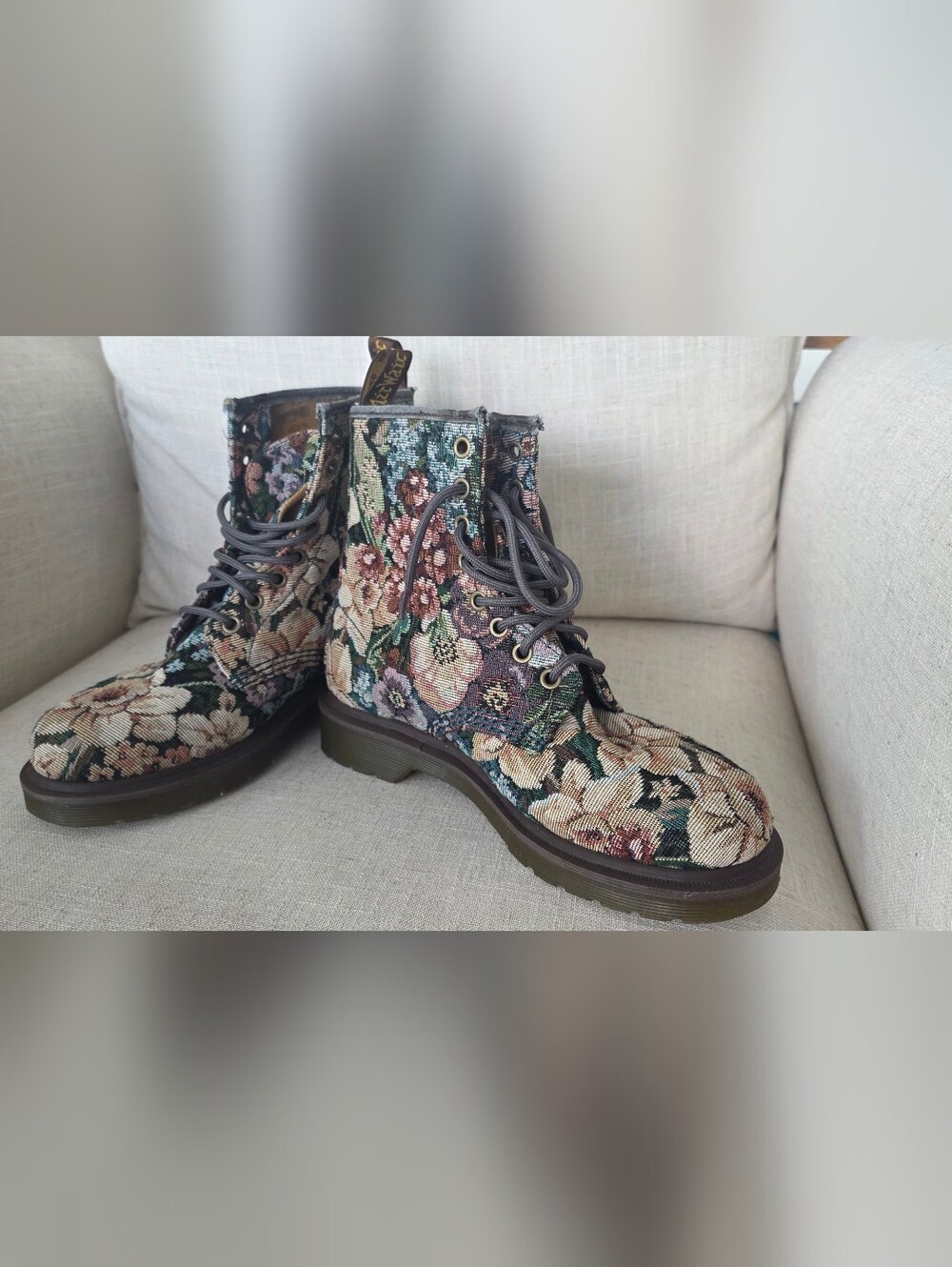 Dr. Martens Floral Tapestry Lace-Up Ankle Boots-Multicolor Doc Martens Size 7 US - Picture 1 of 8